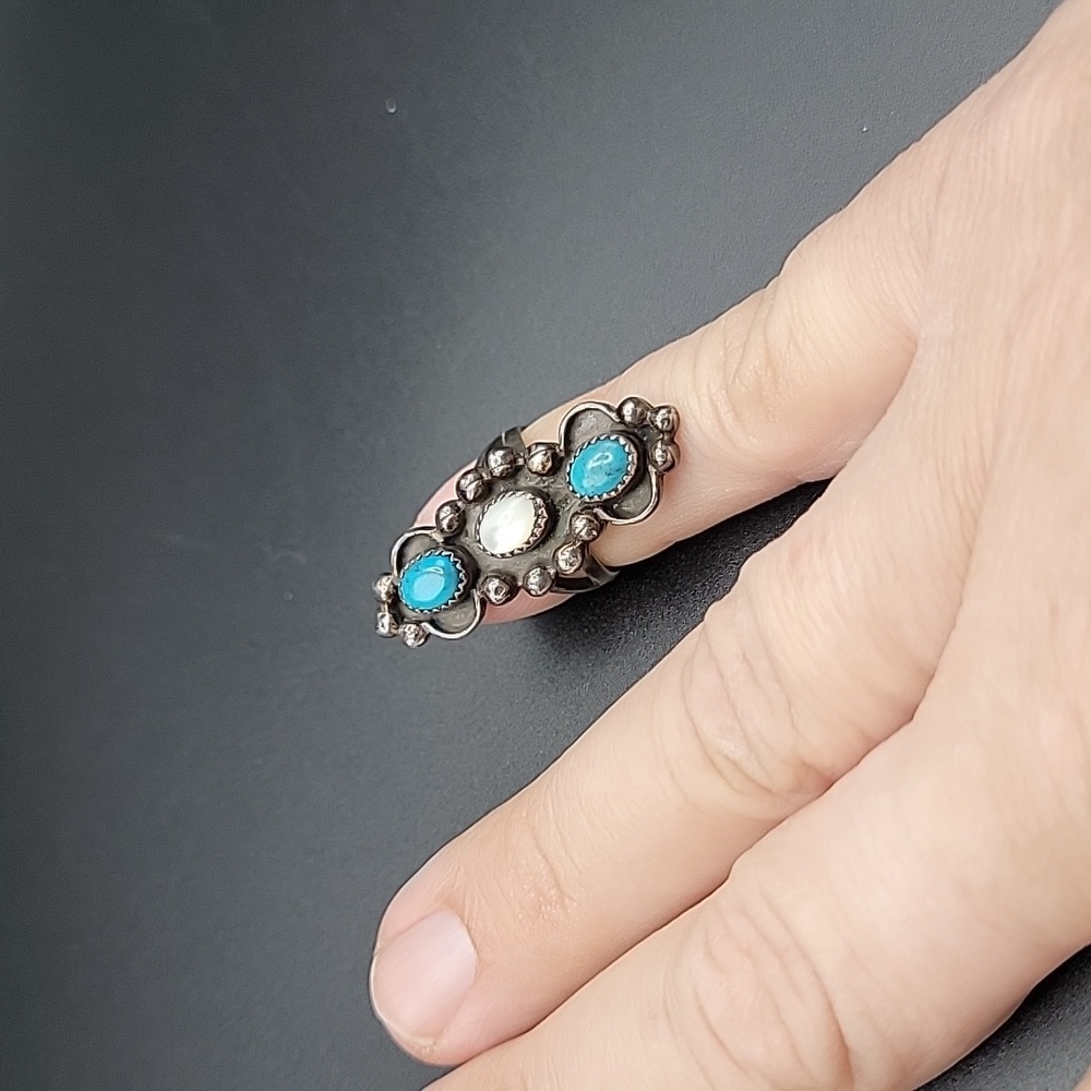 Vintage Navajo Sterling Silver Turquoise Mother Of Pearl 3-Stone Statement Ring - Picture 9 of 12
